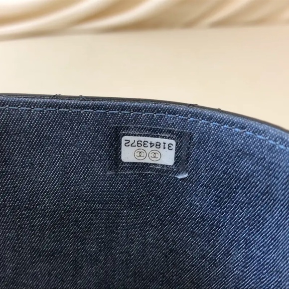 NFS Authentic Pre-owned CHANEL Lambskin Crossbody - Picture 9 of 12